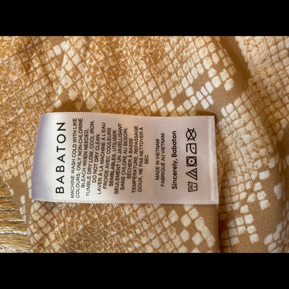 Baton (Aritzia) Irwin Contour Bodysuit - Picture 5 of 7